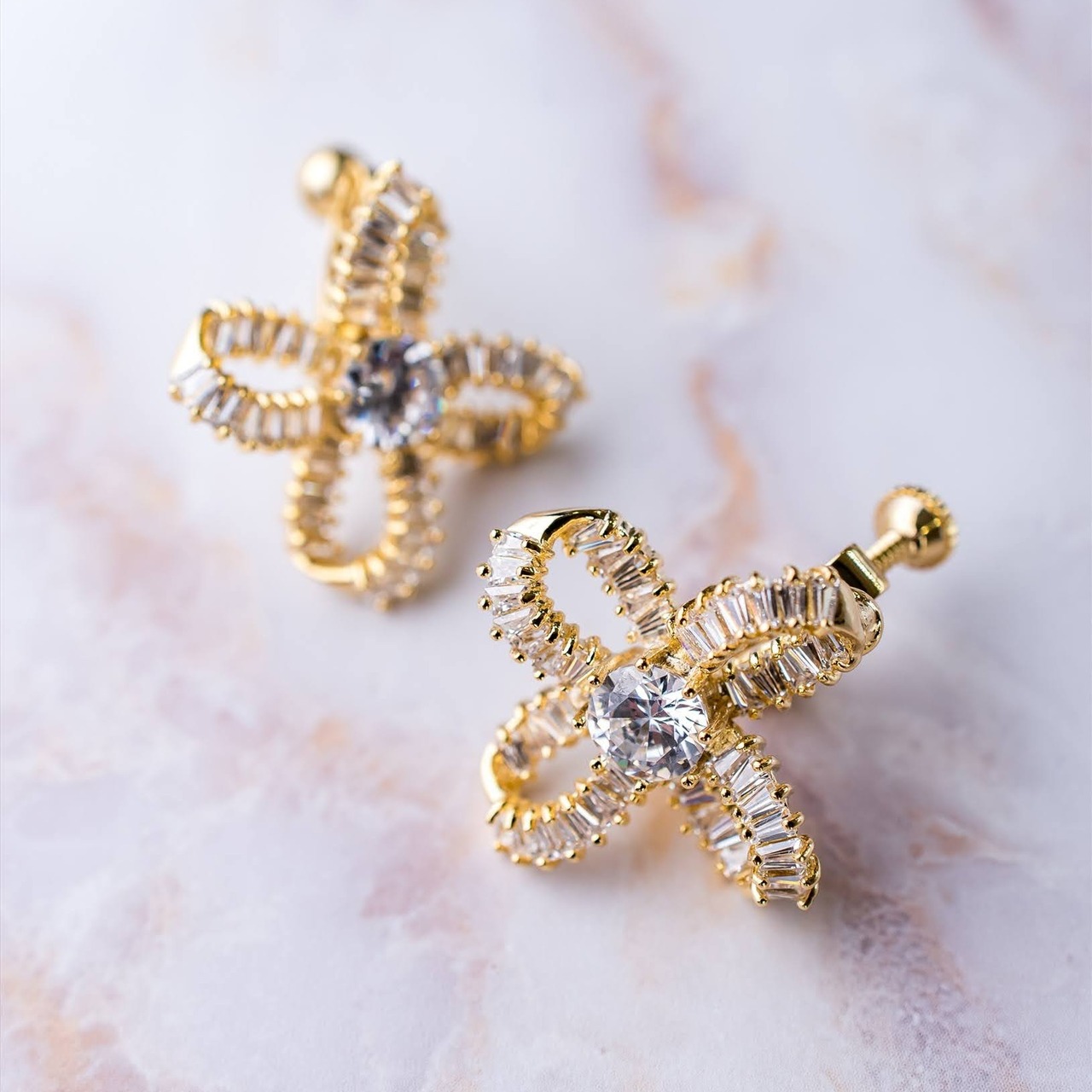 プチリュバン ( ピアス / イヤリング ) ゴールド