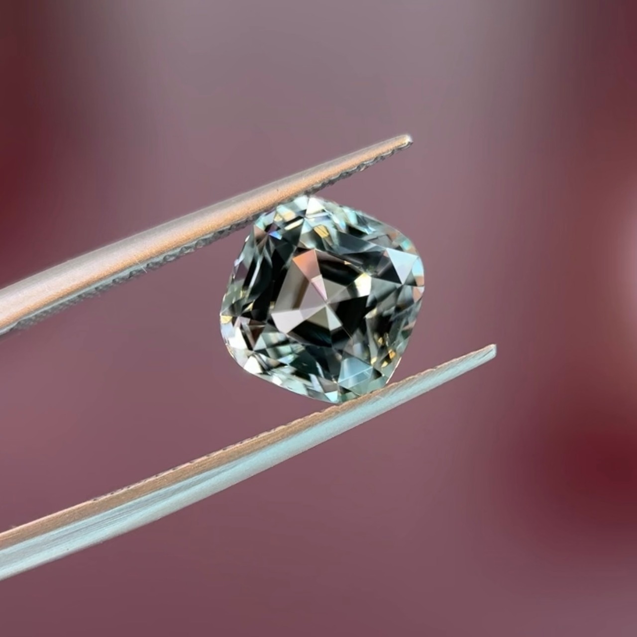 グラデーションカラートルマリン クッション 8.8x8.8x7.5mm, 4.10ct, アフガニスタン産