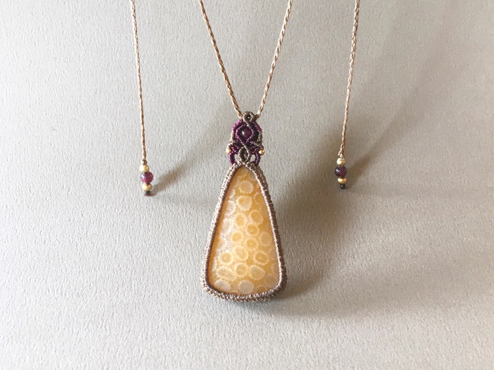 フォシルコーラル macramé necklace