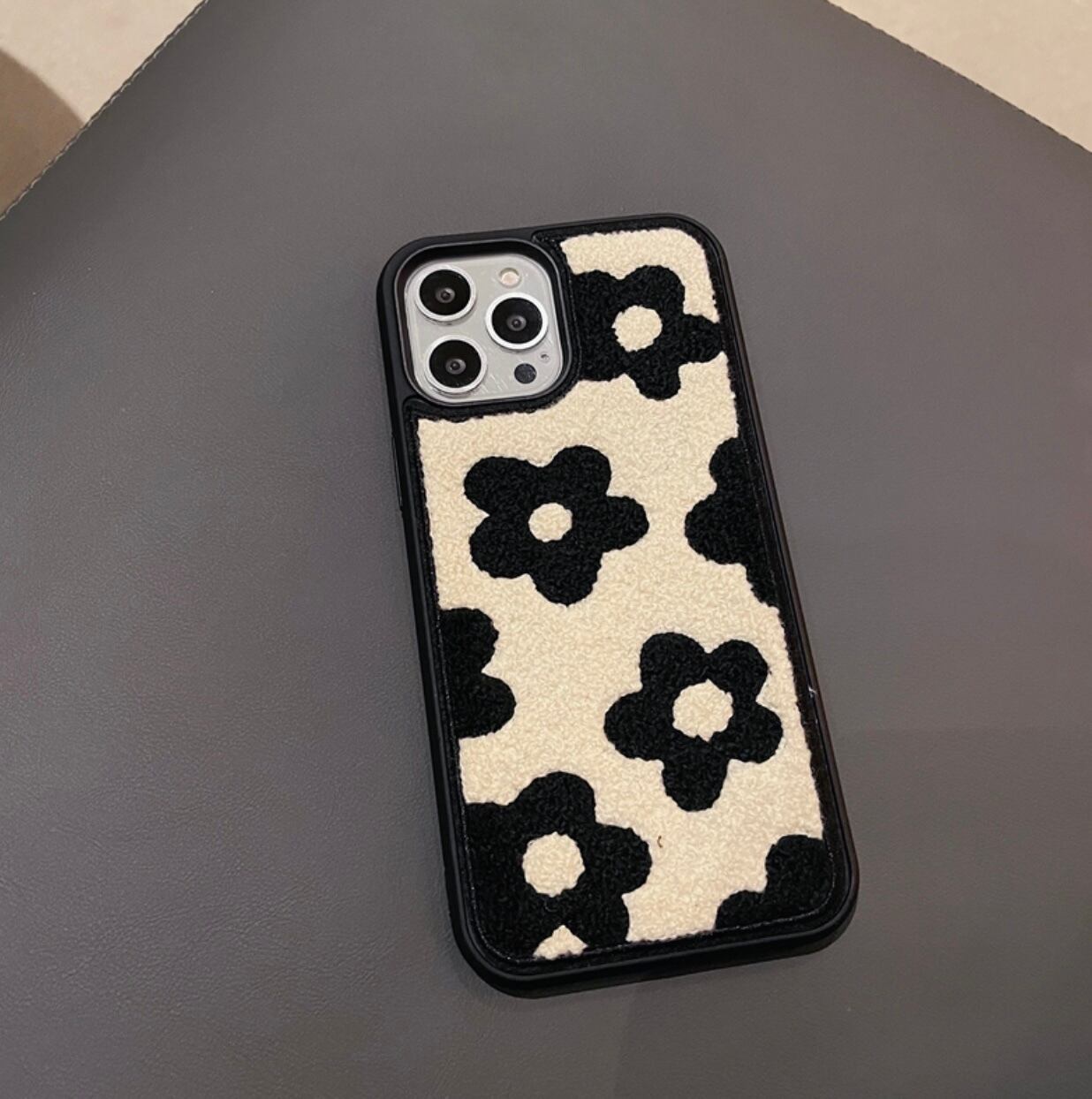 北欧風 レトロ フラワー Iphoneケース 花柄 パイル地 刺繍 ヴィンテージ風 スマホカバー 大人女子 かわいい オシャレ Lamitte Deco トレンド 韓国ファッション ショップ Base店
