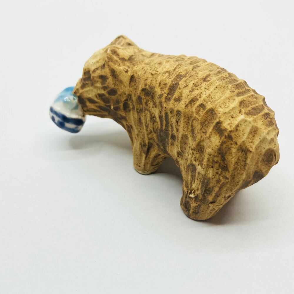 木彫り熊(かき氷)の置き物 / すずきたまみ / 陶芸作品