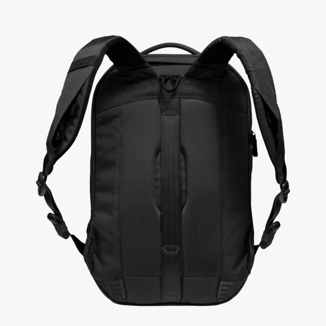 THE MAX-TARMAC BLACK