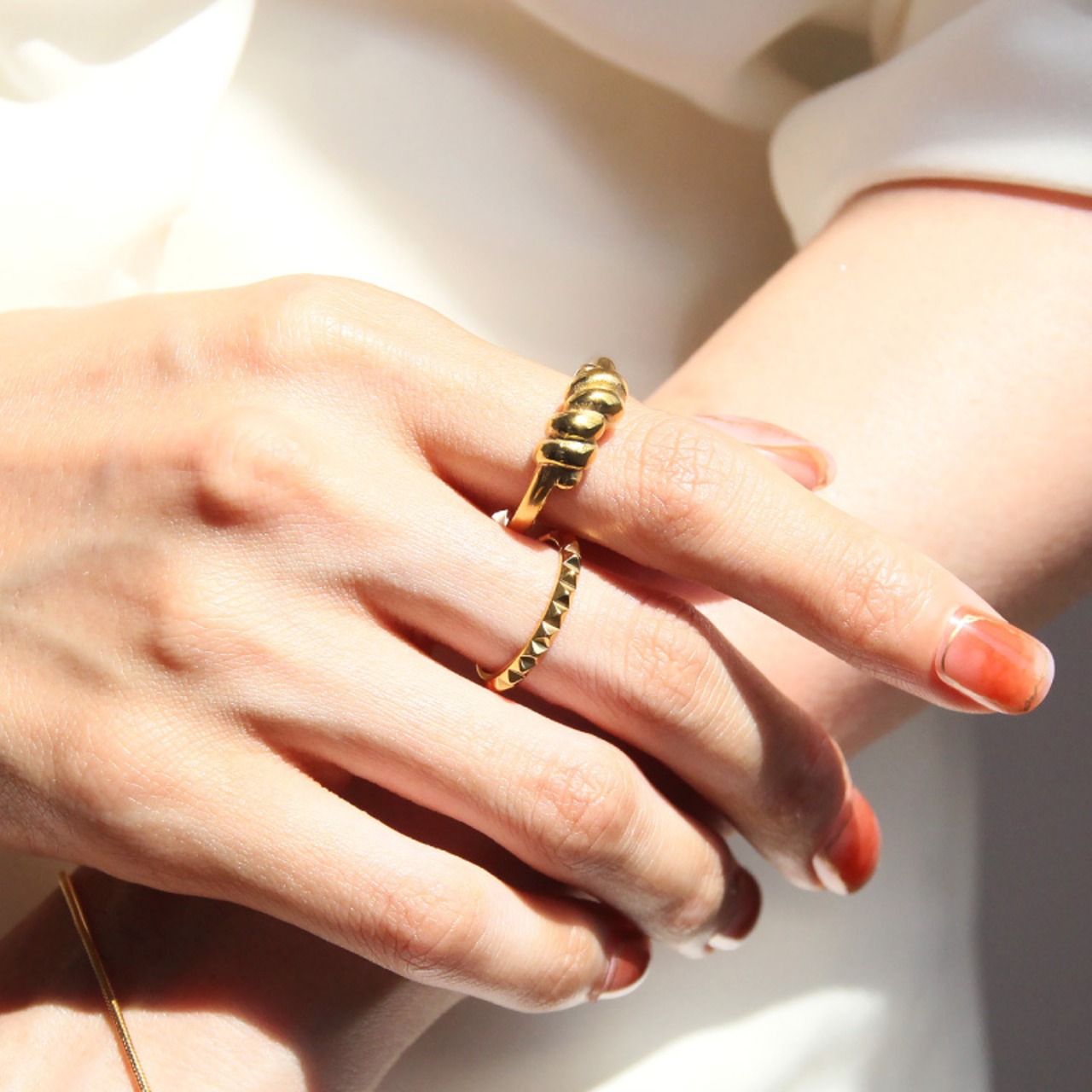 【ネコポス便】リング コルネリング 指輪 金属アレルギー サージカルステンレス 11号 13号 16号つけっぱなし 金アレ対応 ラッピング ギフト レディース プレゼント 女性 大きめ ゴールド シルバー ボリューム 18k 18金 2133