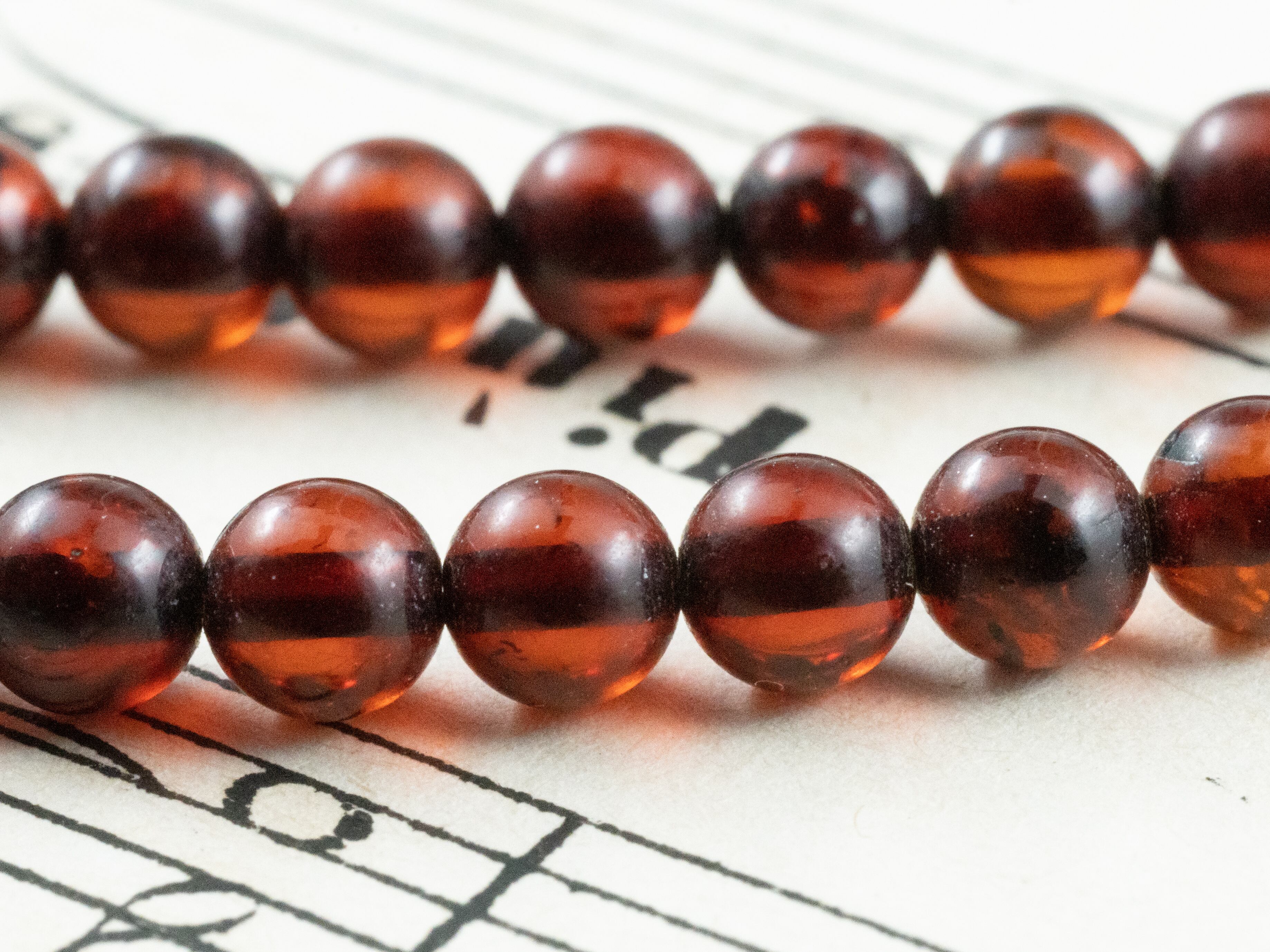 レア オール アンバー 琥珀 コハク ビーズ セミロング ネックレス