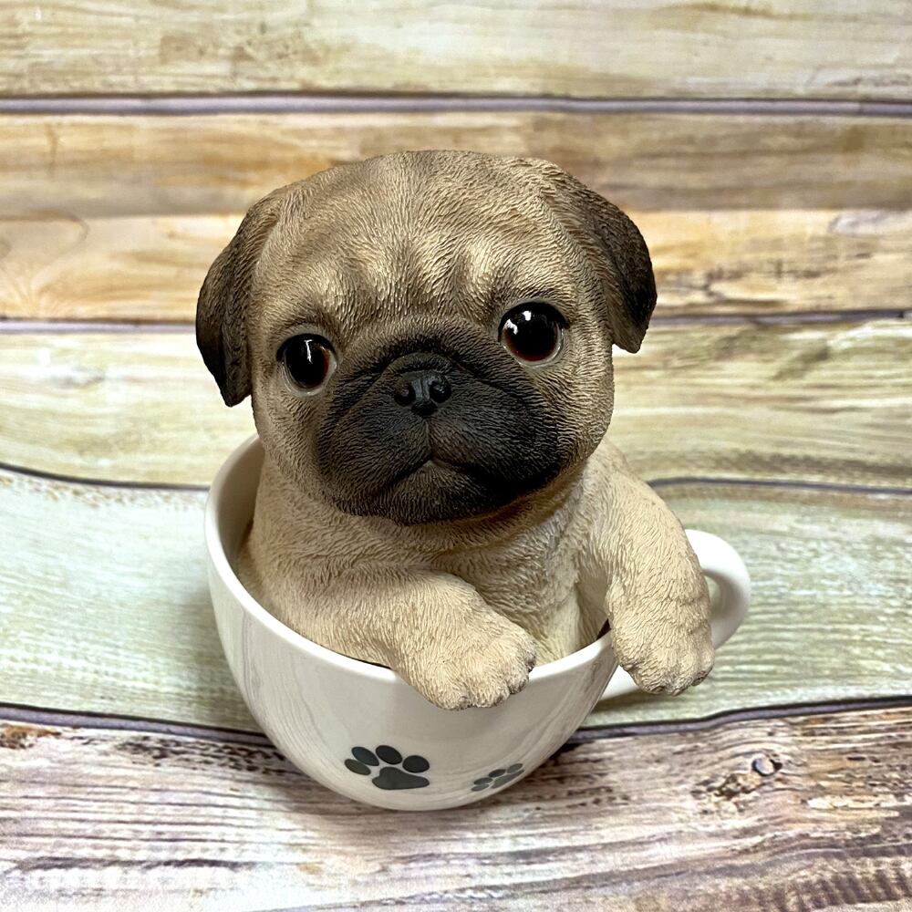 カップインパグ　ドッグオーナメント