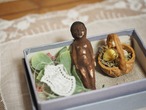 ココアをまぶしたような黒いフローズン・シャーロット（欠けあり） 画像2