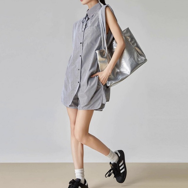 striped sleeveless shoulder pad shirt　W00385