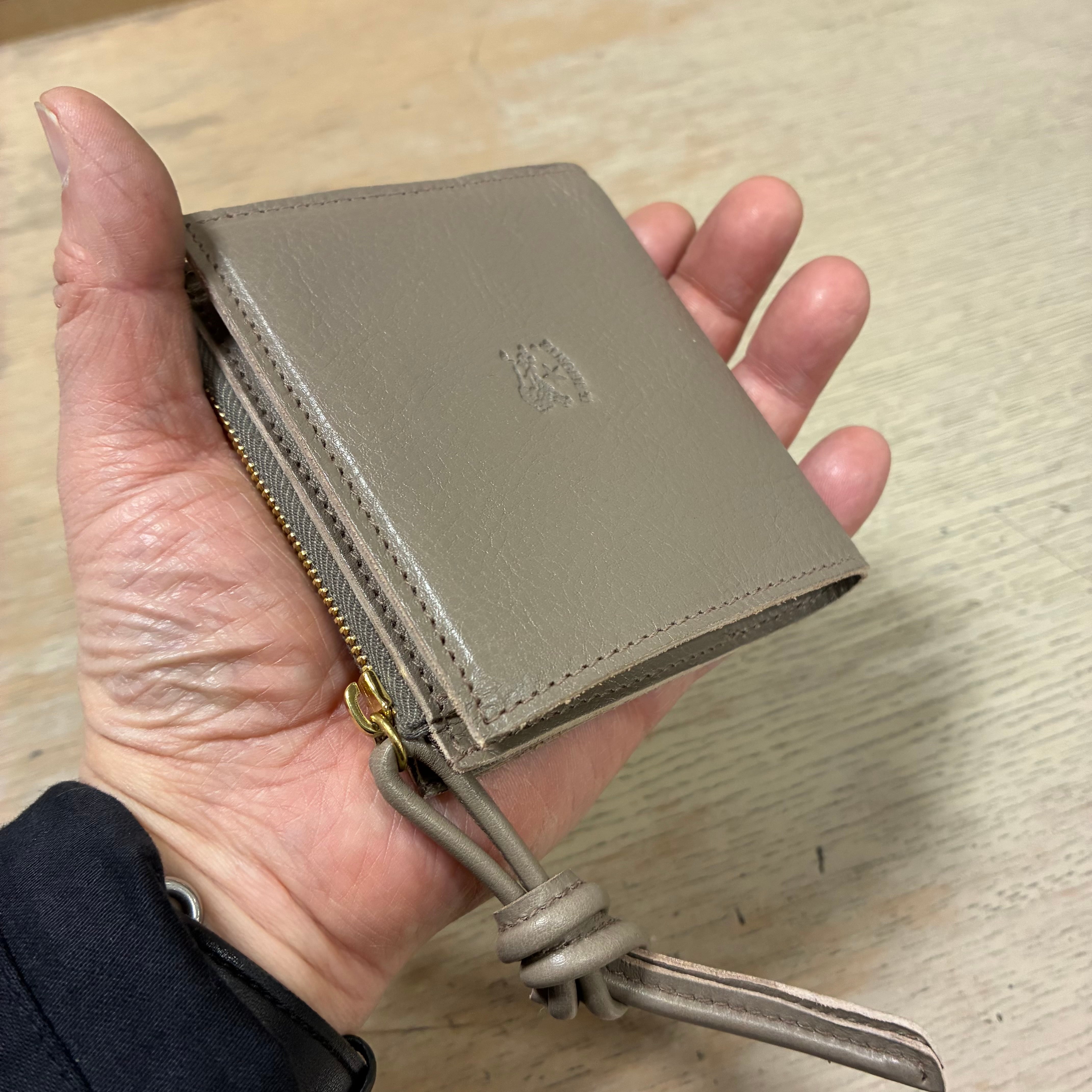 IL BISONTE イルビゾンテ コード付きファスナー2つ折り財布