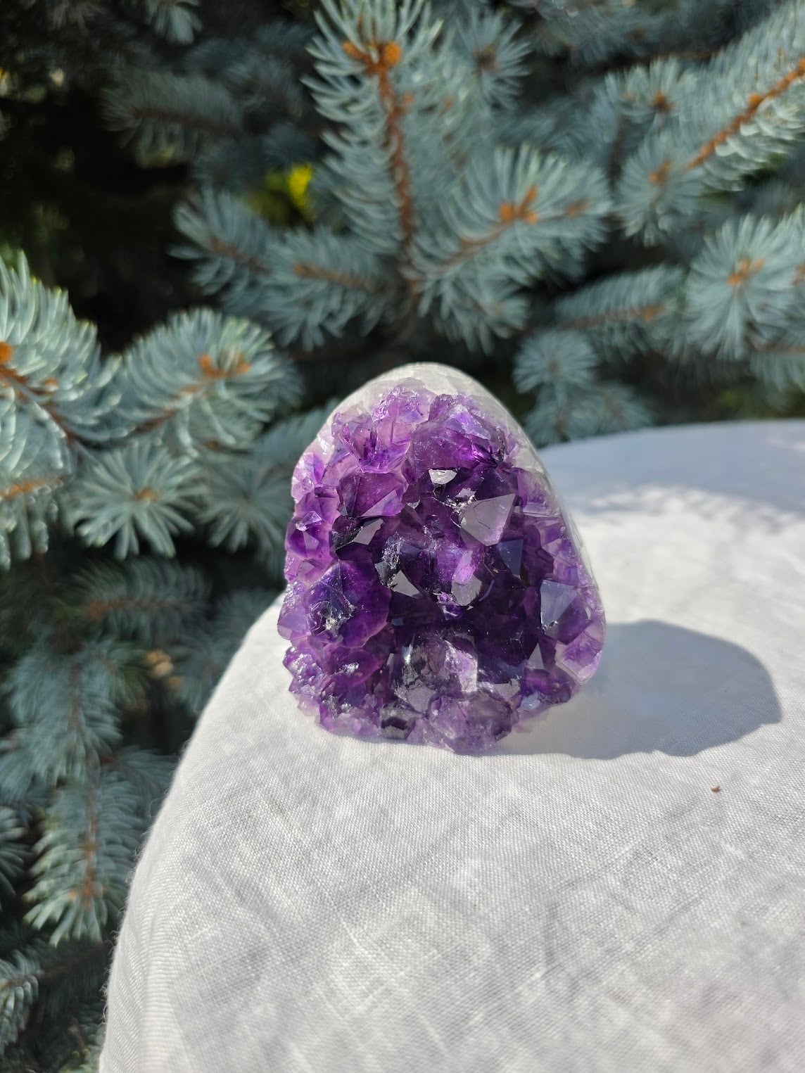 アメジスト（ウルグアイ産）｜深い紫、心を静める灯り | 日賀 Nichika