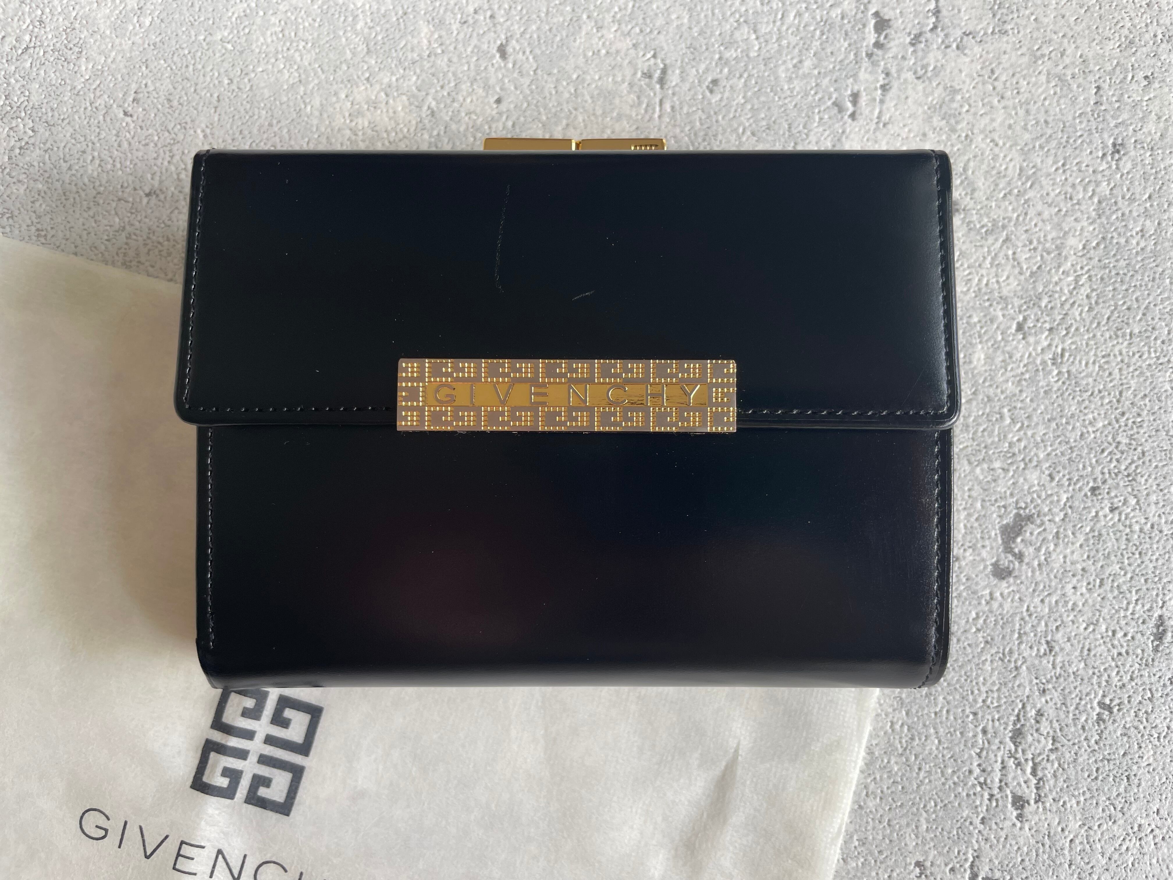 GIVENCHY 未使用 スクエアプレート がま口財布 ジバンシィ | Petit luxe Vintage powered by BASE