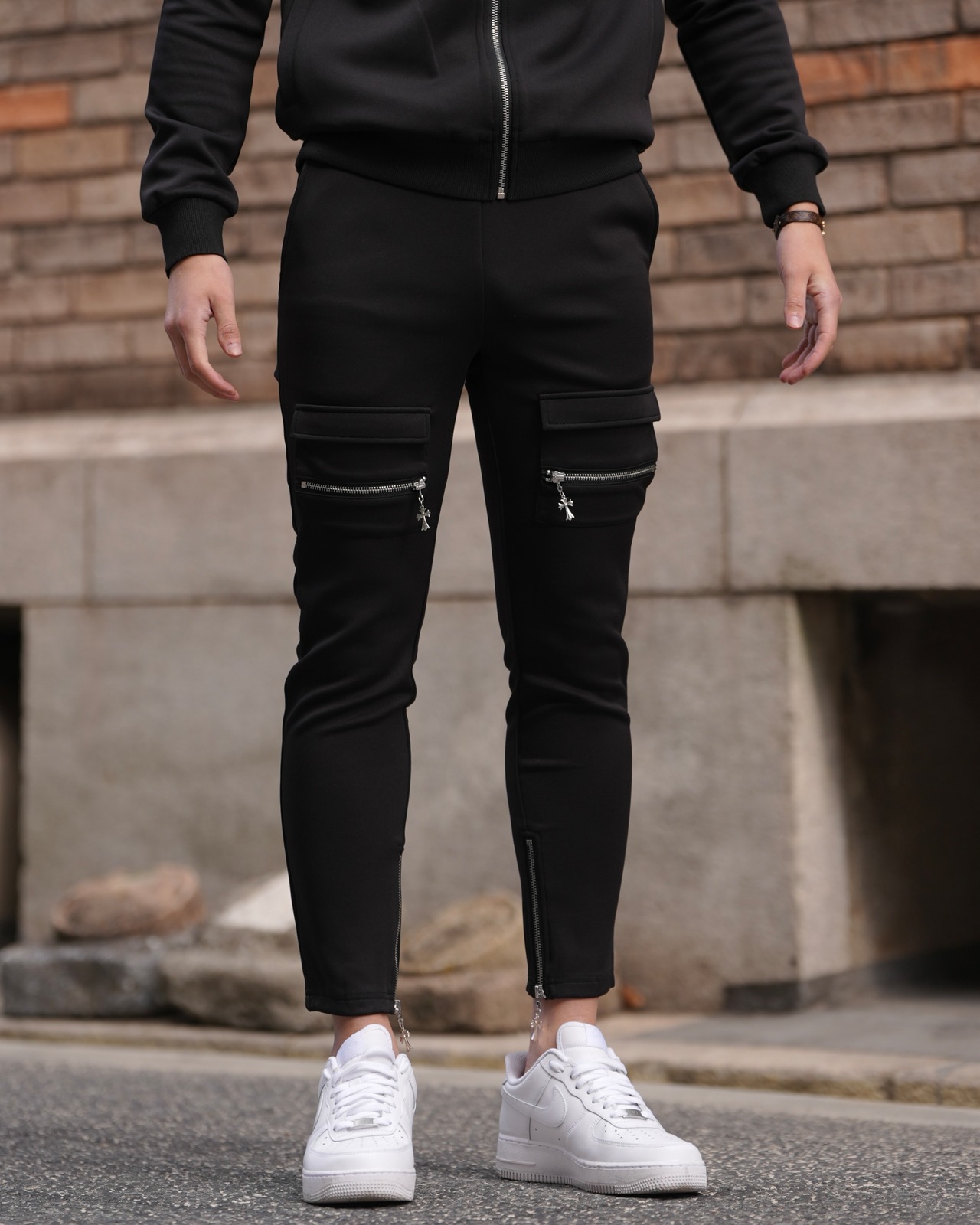 BELINDA CROSS CHARM FLAP SKINNY PANTS BLACK×SILVER【BB25036】
