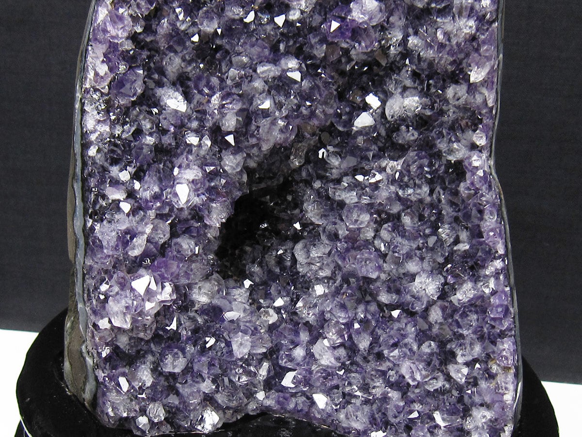 アメジストクラスター　台座付き　2kg パワーストーン 2Kg アメジスト 原石 ウルグアイ産 アメジスト クラスター amethyst