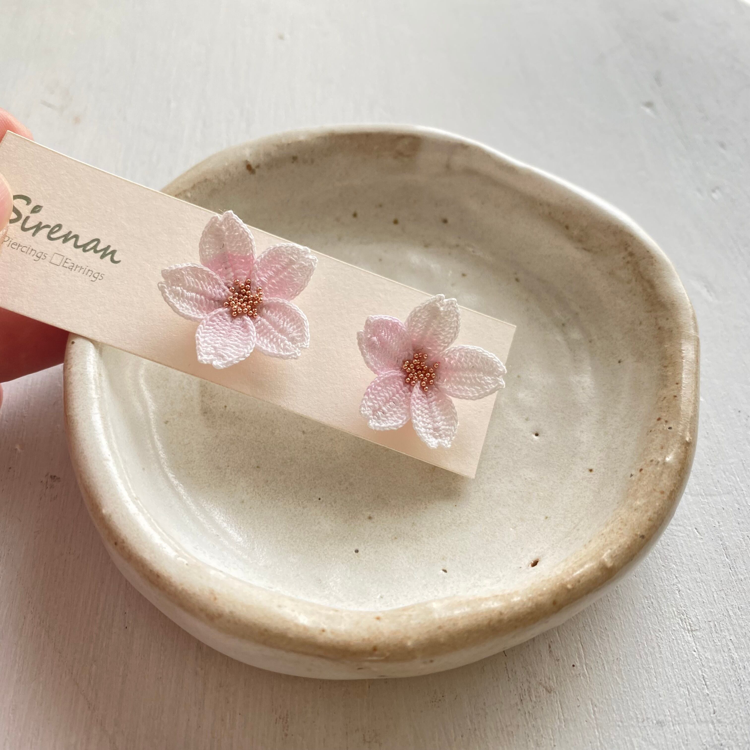桜｜スタックピアス・極細レース編み | 紫蓮庵 Sirenan