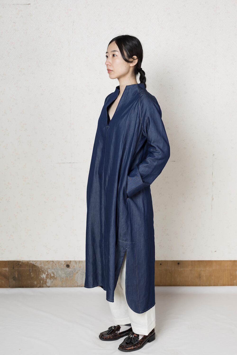 インディゴスタンドカラードレス|Silky indigo robe
