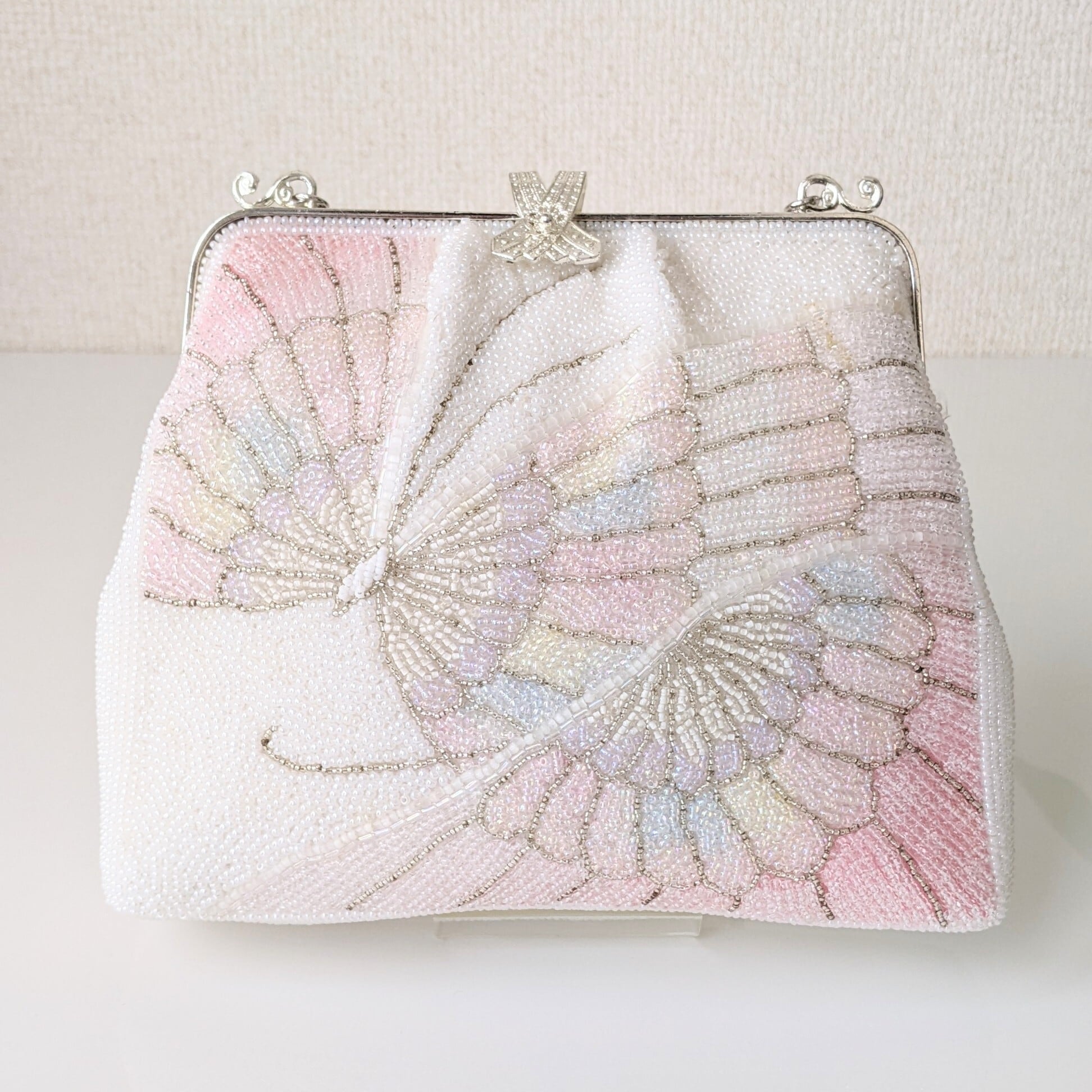 vintage】 ビーズ刺繍バッグ パーティーバッグ バタフライ柄 vintage】 ビーズ刺繍バッグ パーティーバッグ バタフライ柄