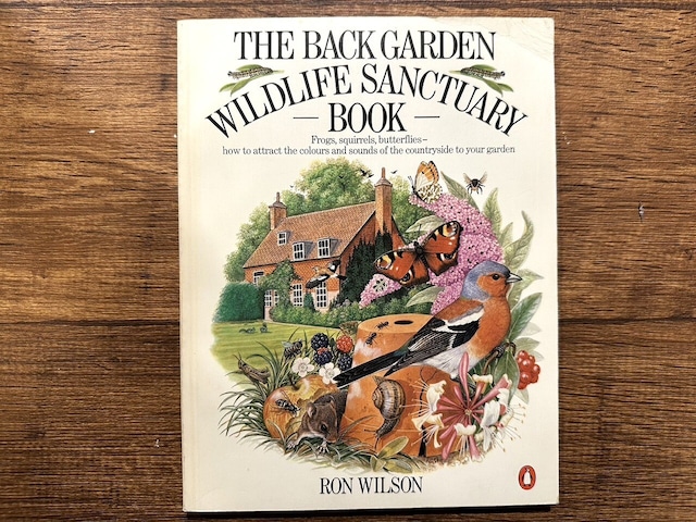 【VW182】The Back Garden Wildlife Sanctuary Book /visual book