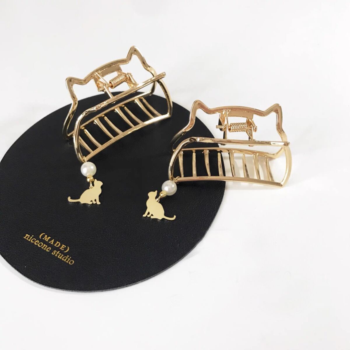 ゆらゆら猫ヘアクリップ<ゴールドパール> アクセサリー 猫グッズ 猫