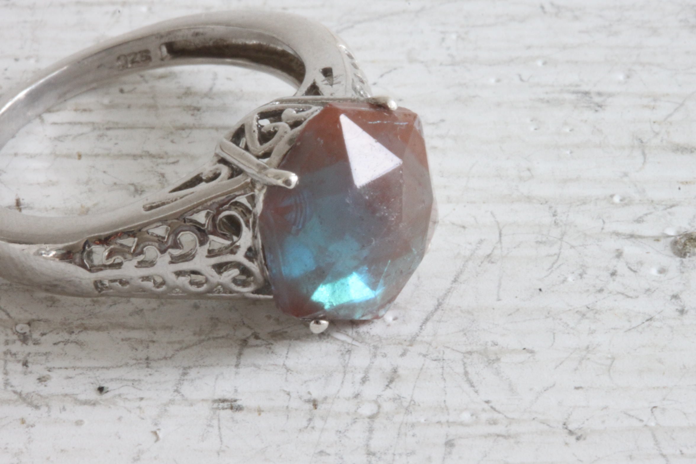 サフィレットリング | Milfy(ミルフィ)