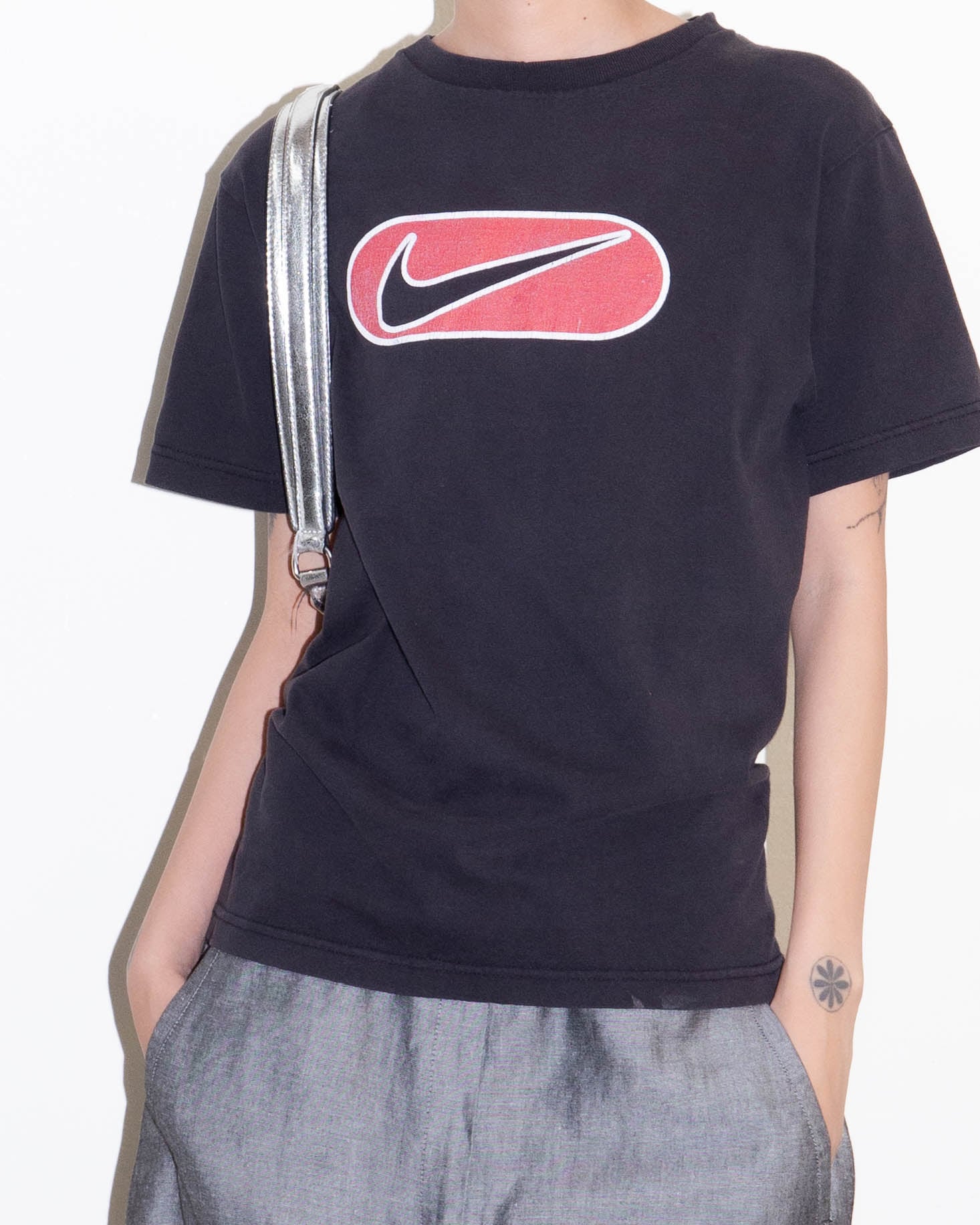 1990s NIKE - swoosh print T-shirt | LUIK FINN