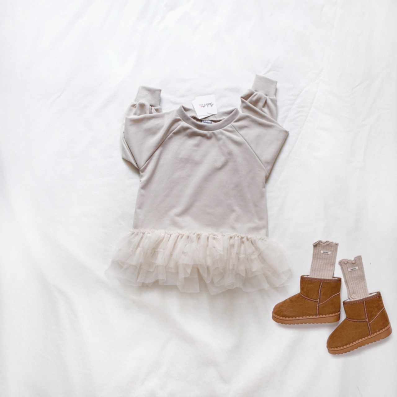 秋チュール裾スウェットワンピース