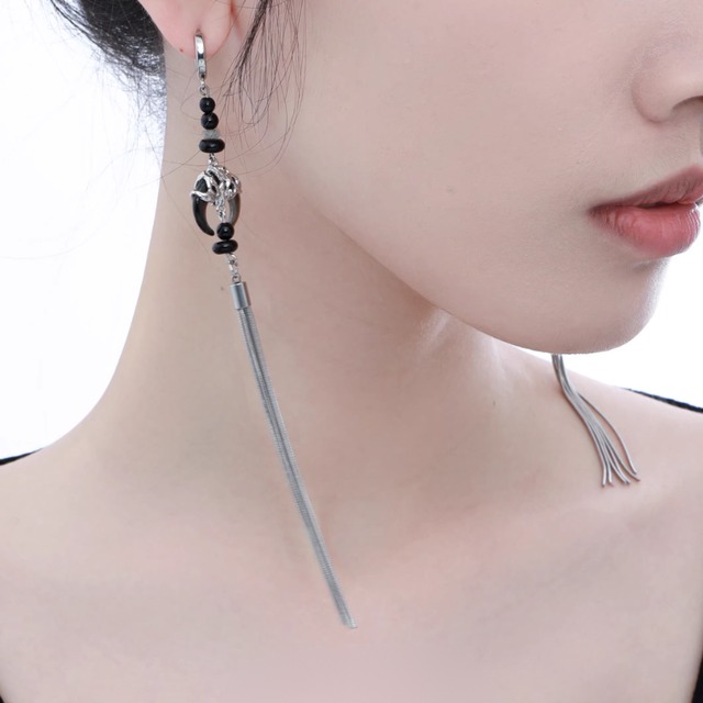 Black bead tassel earrings C1262