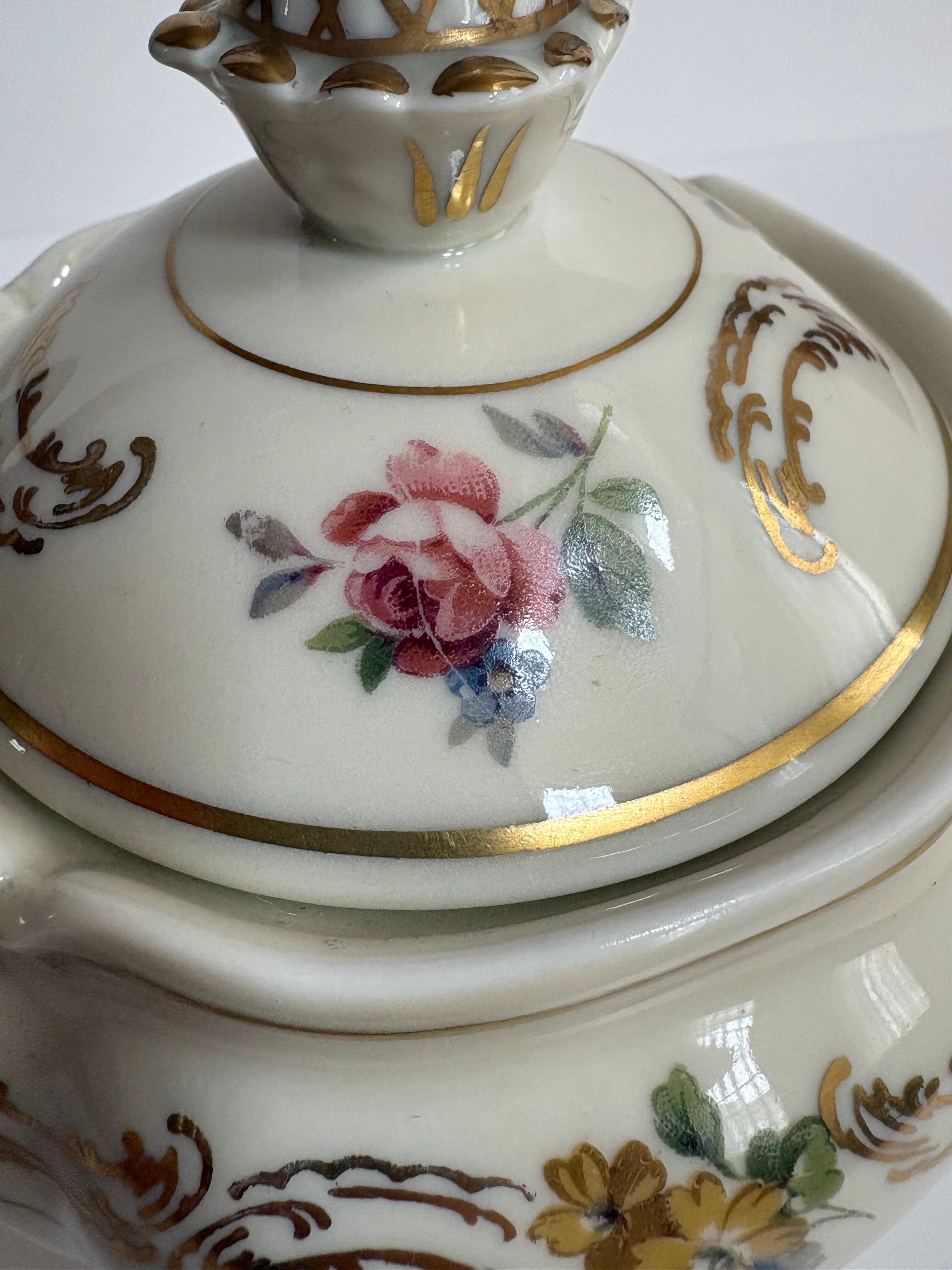 ロワイヤルリモージュ シュクリエ（優雅な金彩装飾／ROYALE LIMOGES