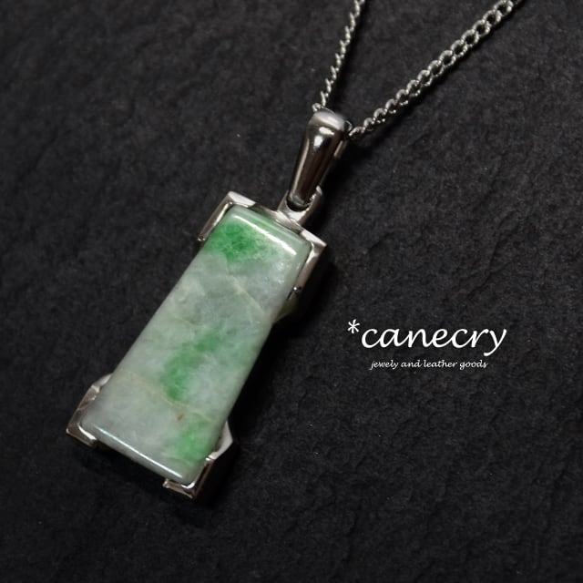 糸魚川翡翠のネックレス