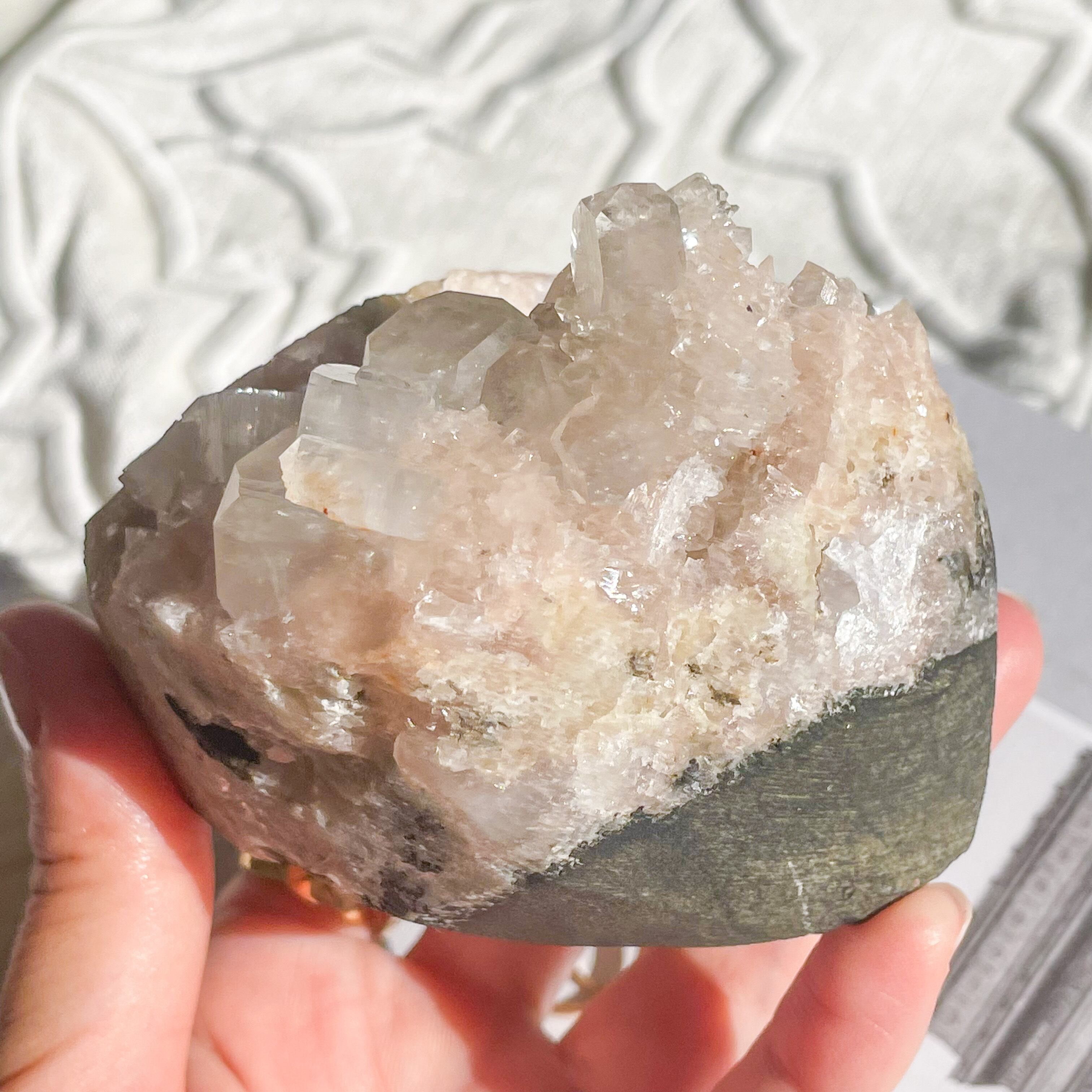 Pink Apophyllite ✧ ピンクアポフィライト 3 | FLUXY - 天然石と鉱物