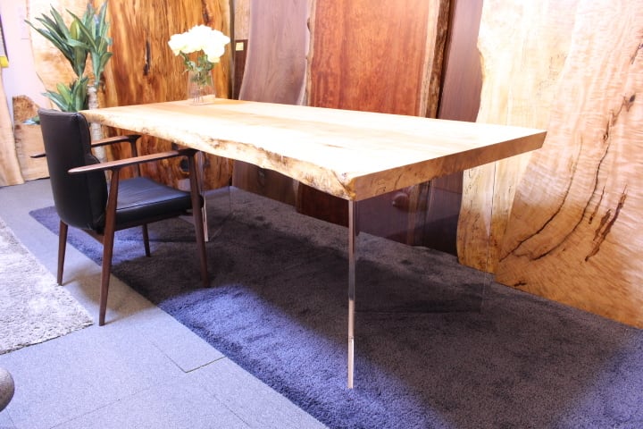 アクリルV字脚 | 千年家具 - 一枚板 テーブル専門店