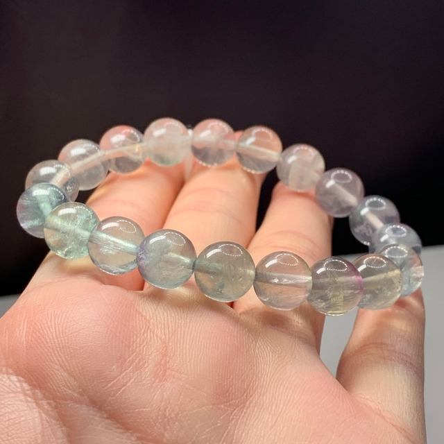 A32.変わった色合いグラデーション風フローライトブレスレット