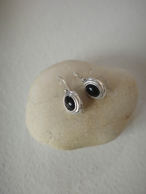 <vintage silver925>oval onyx hook pierce