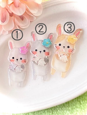 人気!『うさぎちゃんママ&baby』ブローチ