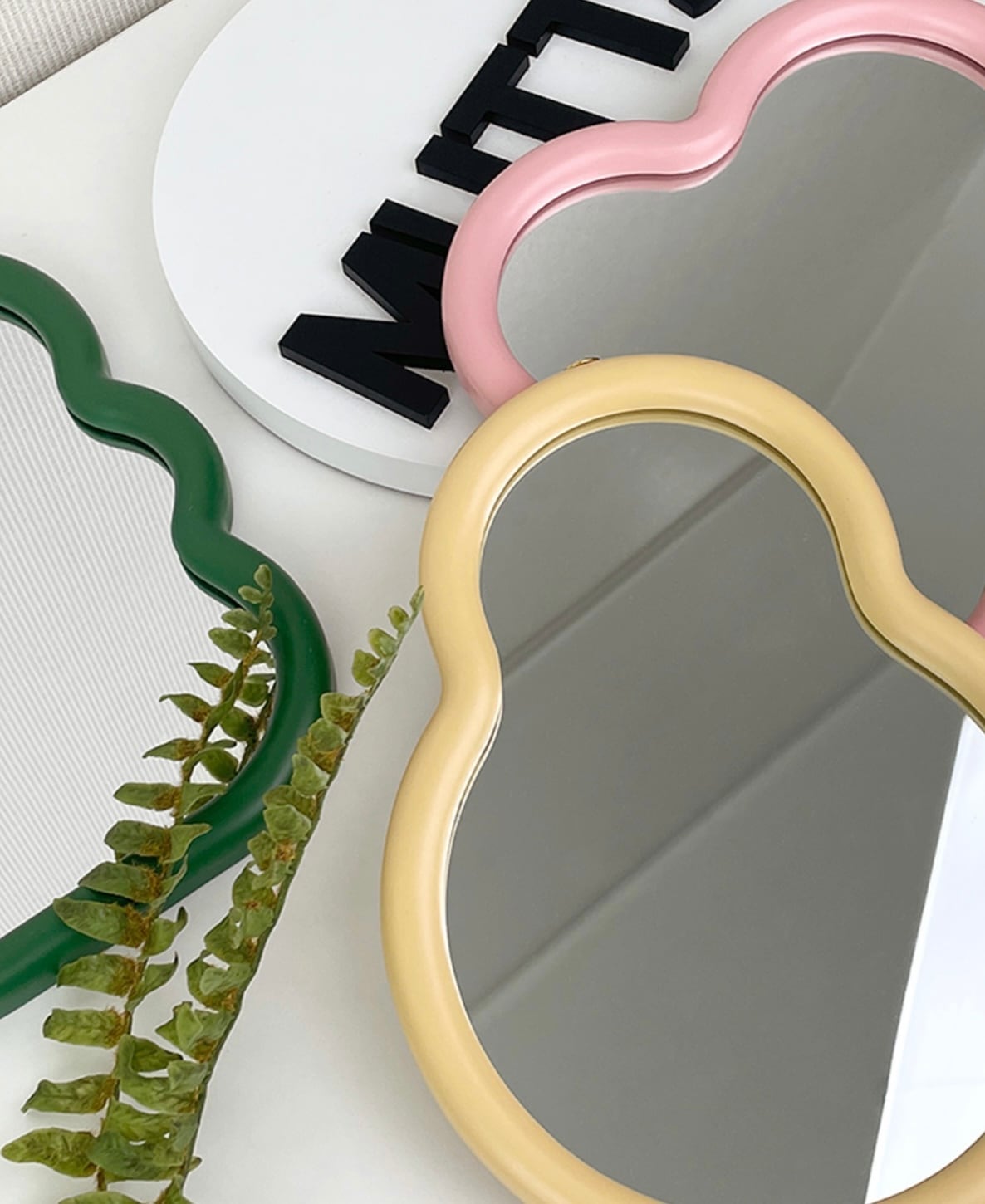 candy wave mirror 3types / キャンディー ウェーブ ミラー Y2K 壁掛け