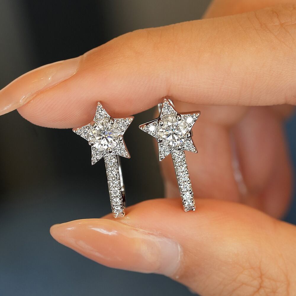 100%S925シルバーピアス モアサナイト石 スターモチーフ | H₂O