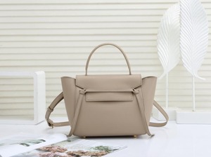 ショルダーバッグ　ハンドバッグ　２８㎝大サイズ