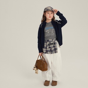 秋ミニマリストカーディガン