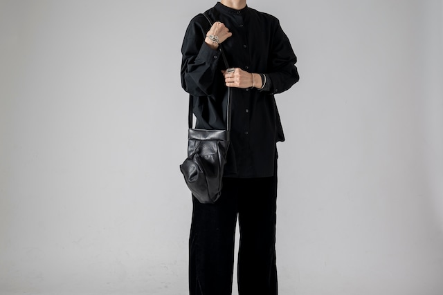 HIDA： leather tote bag-L . black