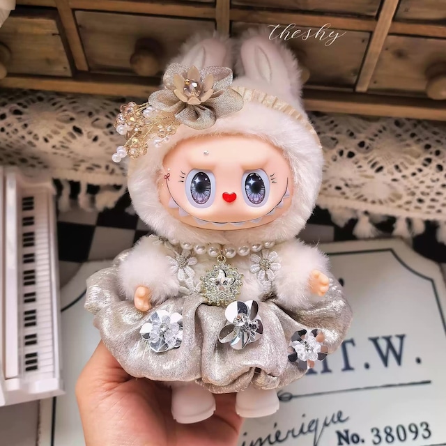 夢のような輝き Labubu プリンセスドレス シルキーラメ＆フラワー 17cm用 1-3世代兼用 至高の可愛さ