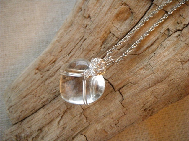 【水晶】ぷっくりハートストーンペンダント