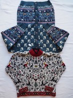 1990's Animal motif Mock neck sweater