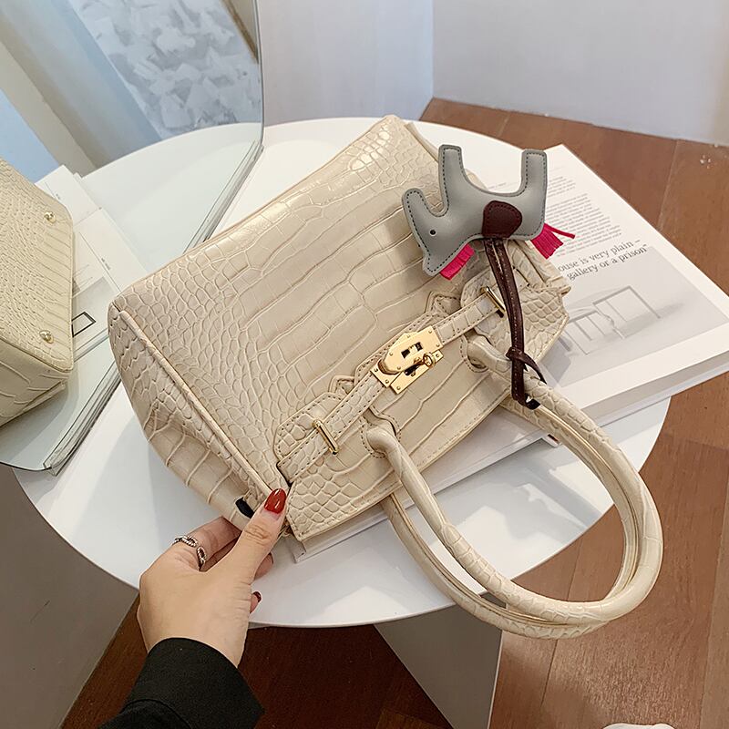 女性の小さなバッグの感覚、女性の2020年の新しい流行のファッションオールマッチハンドバッグ、ネットレッドのポータブルプラチナバッグ 手作りハンドバック86437350114