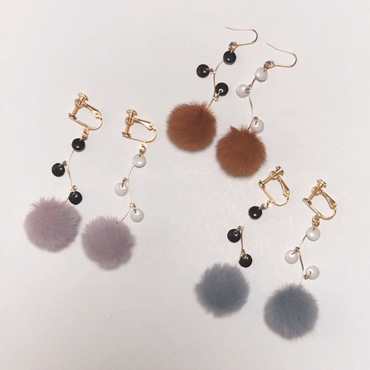碁笥】 白黒 ファー イヤリング ピアス 囲碁アクセサリー 囲碁グッズ