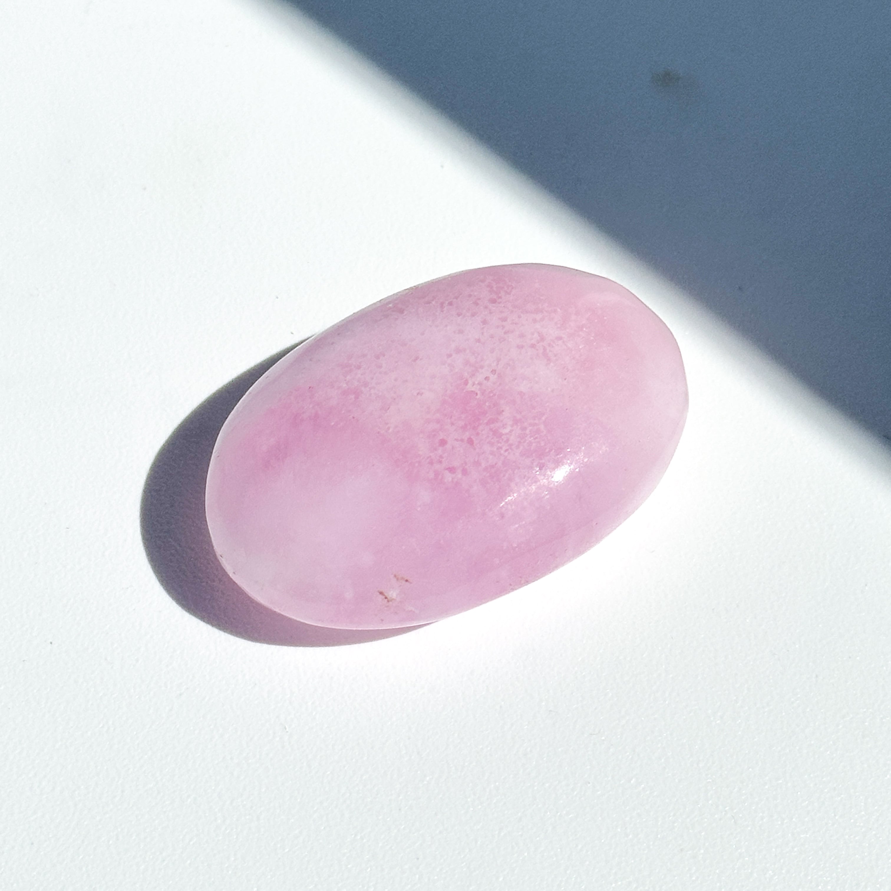値下げ　レア　高品質ピンクアラゴナイト　フリーフォーム　恋愛運　天然石 高品質】ピンクアラゴナイト パームストーン 92◇ Pink Aragonite Palm