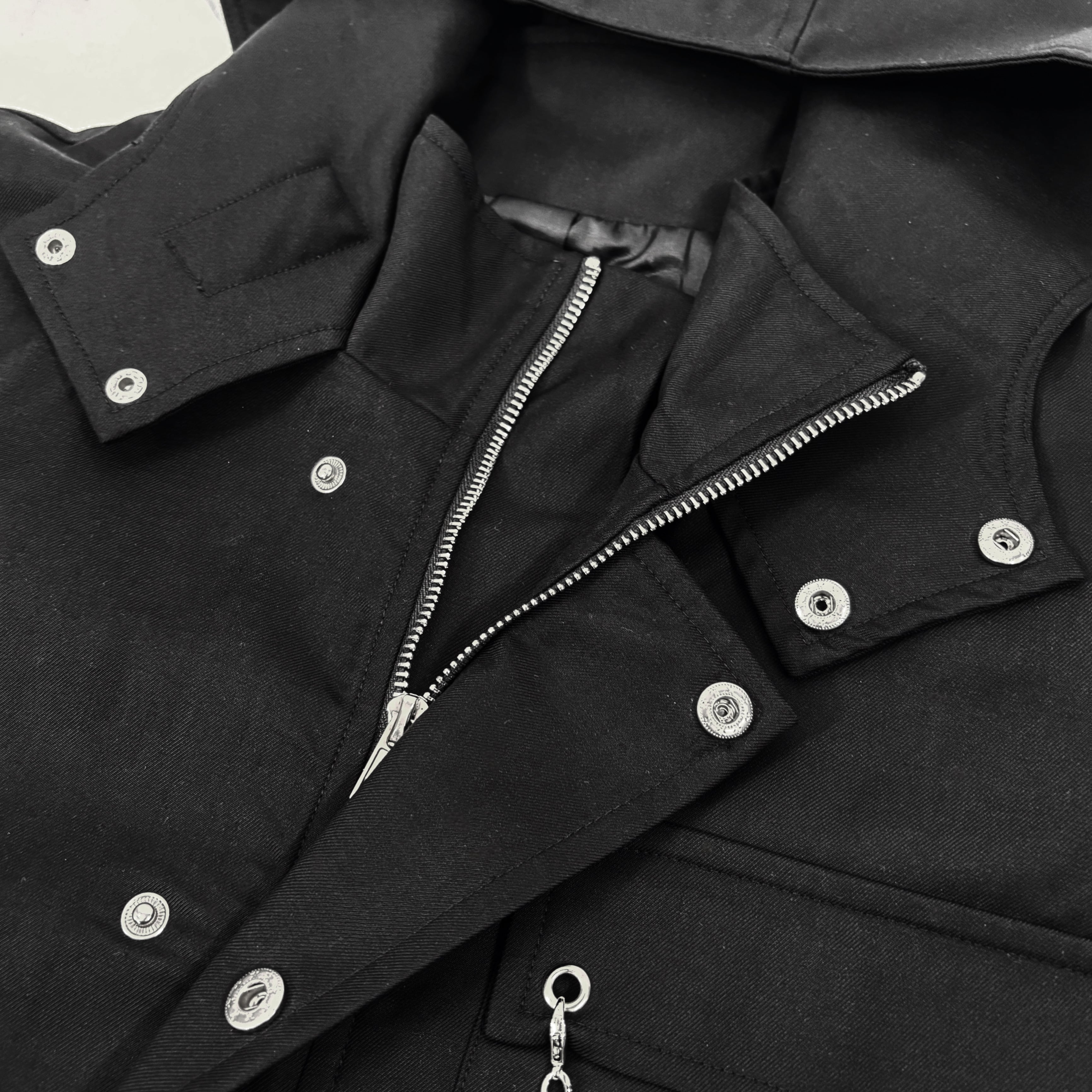 フード付きBLACK HIGHNECK SPRING LONG COAT【RUBBER LOGO】 | NIER