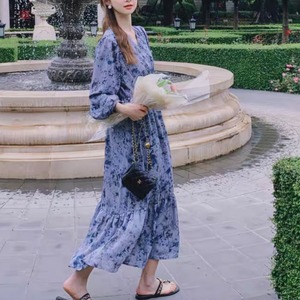 ワンピース 韓国風 オルチャン 花柄 フラワー フレア フリル フレアワンピ ワンピ ロング丈 袖あり 長袖 Vネック ウエストマーク 大人可愛い きれい シンプル カジュアル 大人 かわいい リゾート ビーチ 上品 おしゃれ お洒落 かっこいい 大人女子 セクシー モダン 春 夏 S M L XL サイズ展開 春 夏 ロングシーズン デート お出かけ 女子会 華やか  韓国 韓国系 オルチャン ファッション スタイル 海 旅行 ひらひら ゆったり ゆるっと 大人カラー 涼しげ 大人カラー ブルー