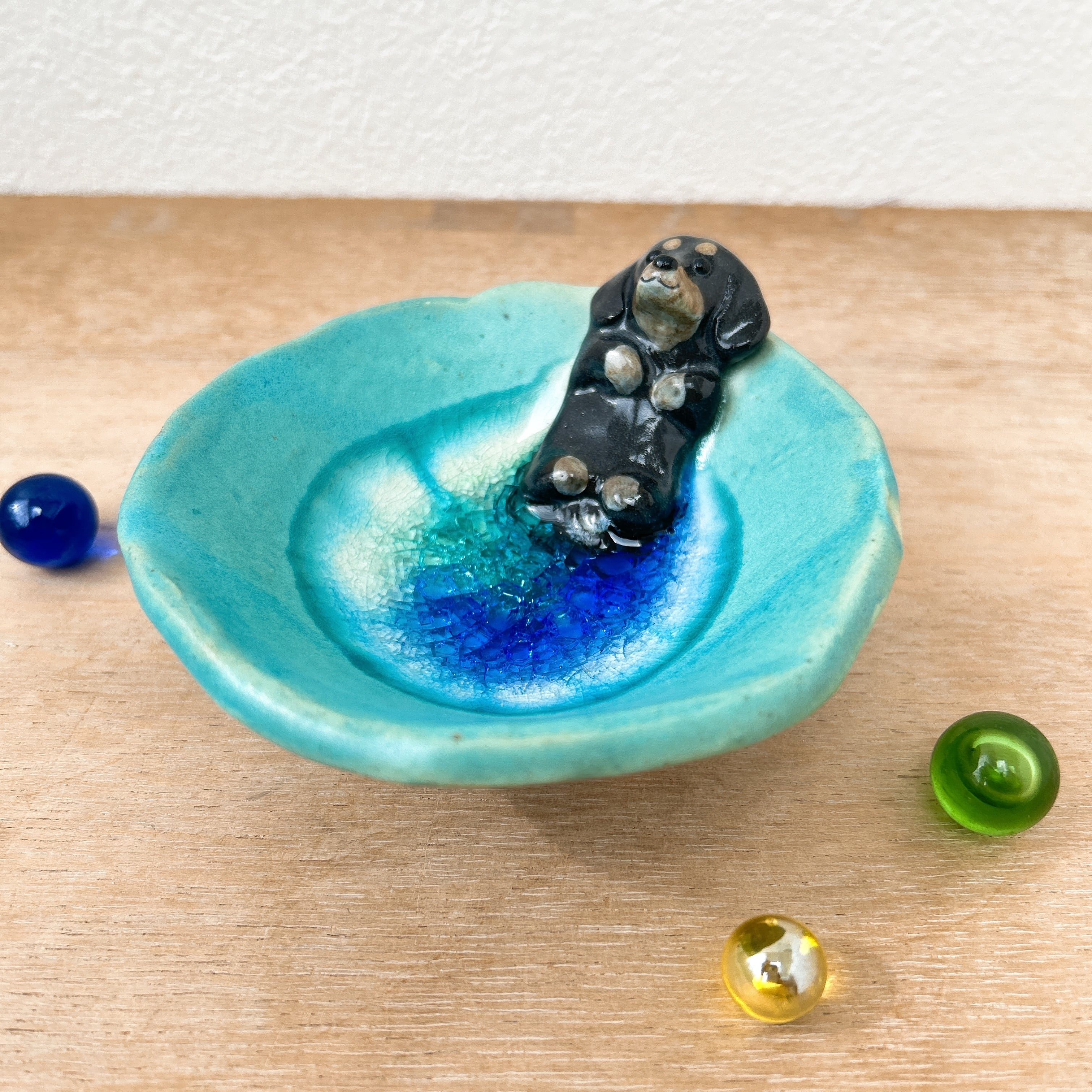 ガラスとトルコブルーの器(ダックスブラック) | 陶器のことり