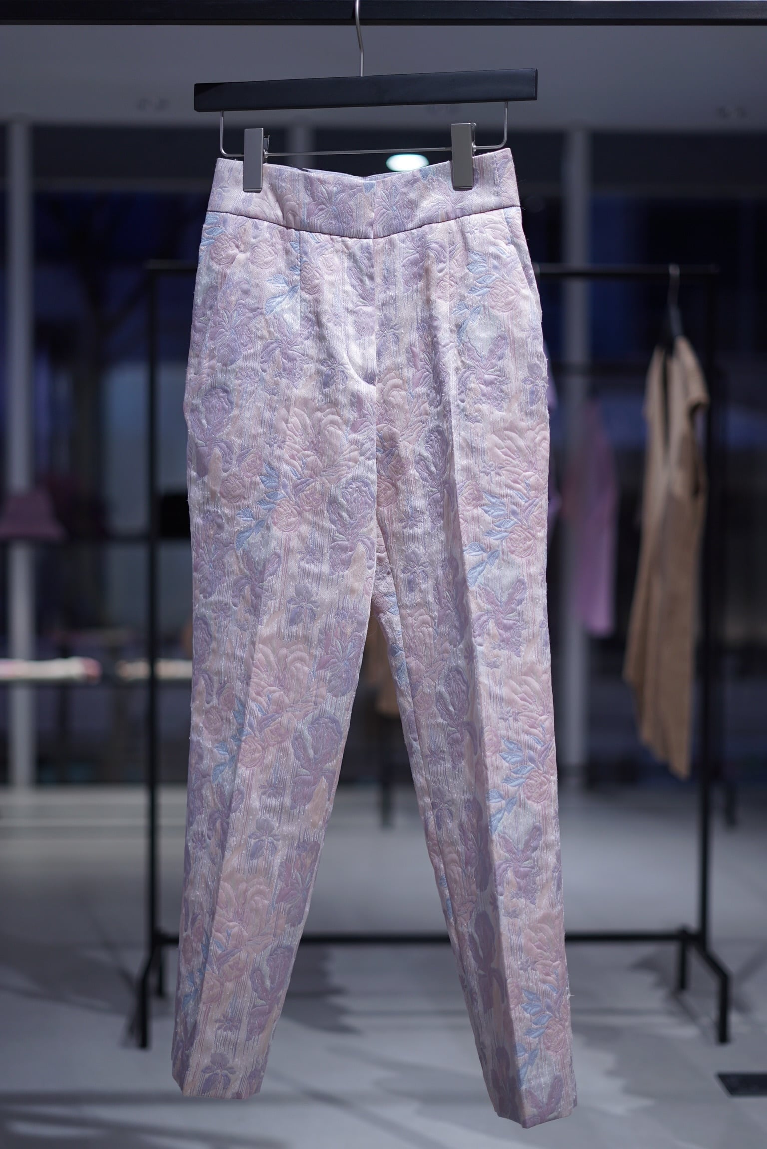 Mame Kurogouchi / Hazy Floral Jacquard Trousers ( BROWN / LILAC