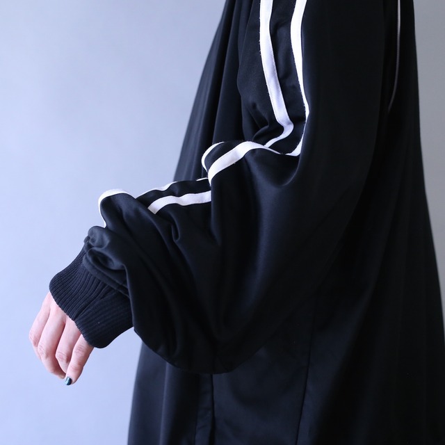 "black×white" good coloring over silhouette track jacket