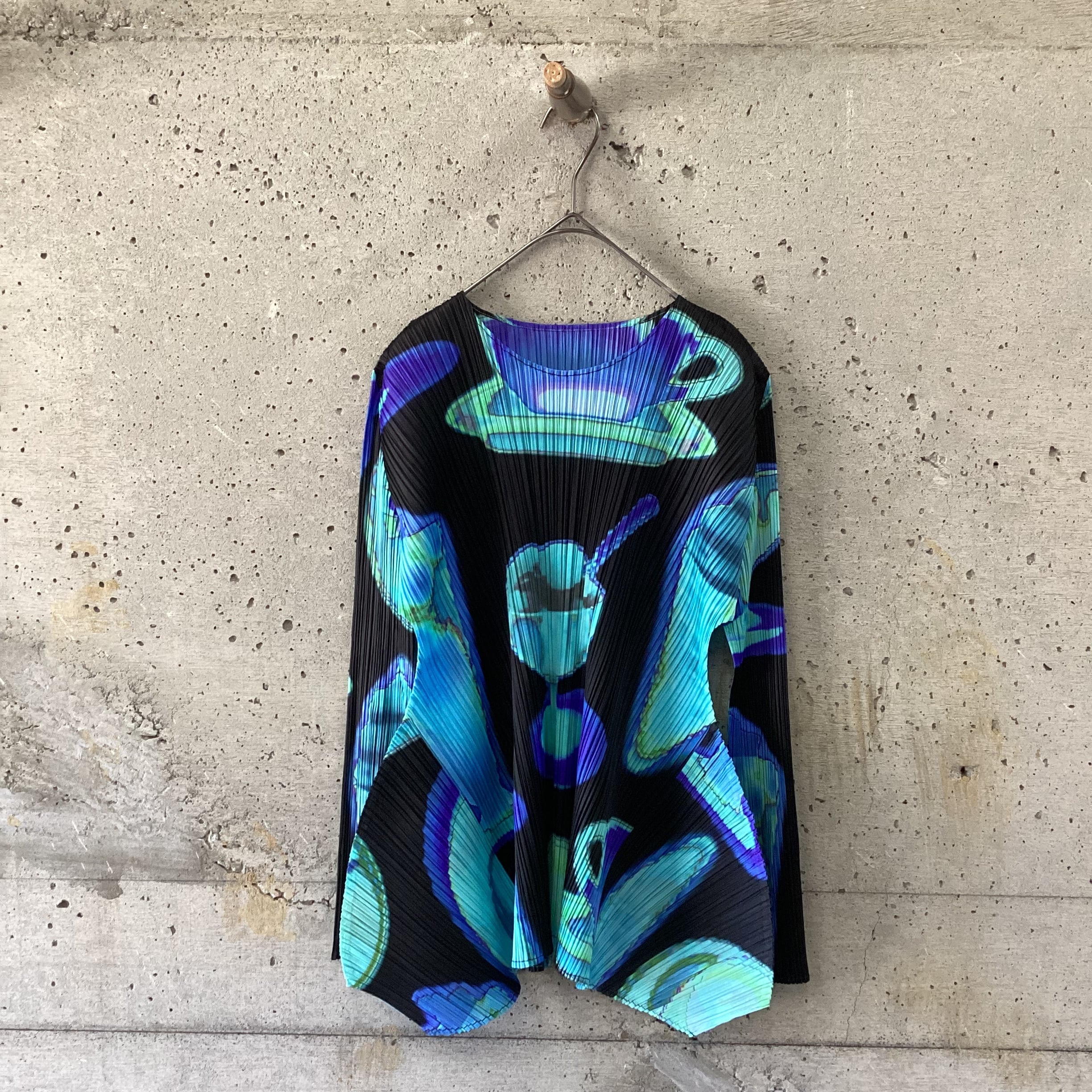 Thermography Ice Pattern Pleated Top