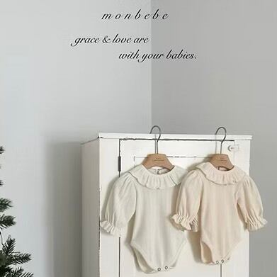 《予約》monbebe ¨ bebe) joy frill suit